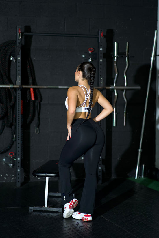 Load image into Gallery viewer, PRE-ORDER Black Scrunch-Butt Yoga pants
